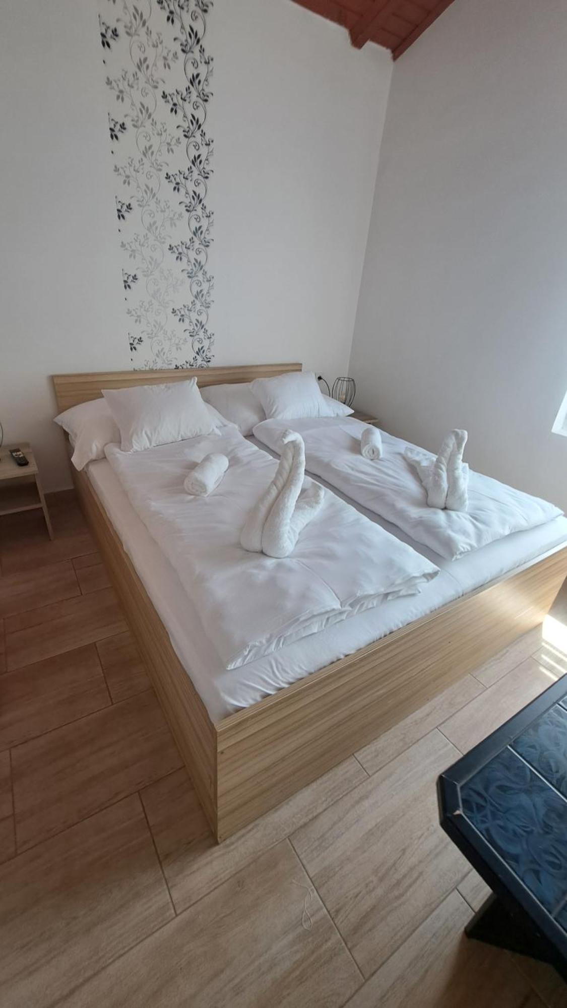 Marabella Apartmanok Hajdúszoboszló Exterior foto